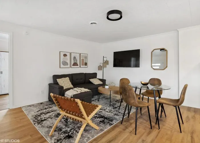 Apartment Charming And Modern 2br In The Heart Of *